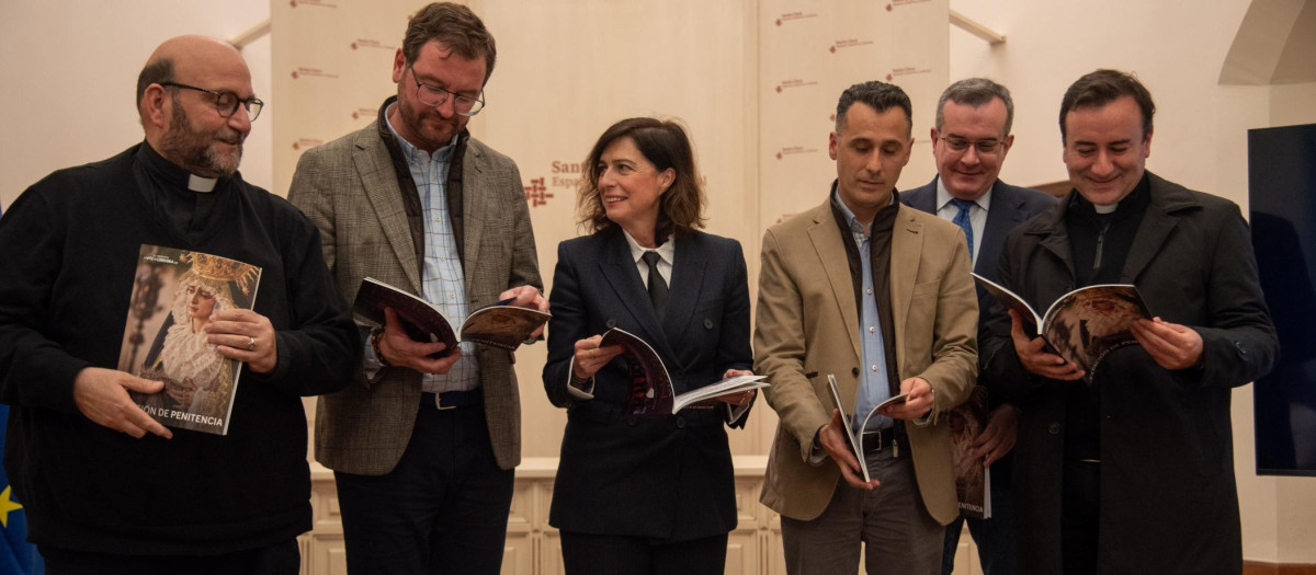 Presentación de la revista 'Estación de Penitencia' en Palma del Río