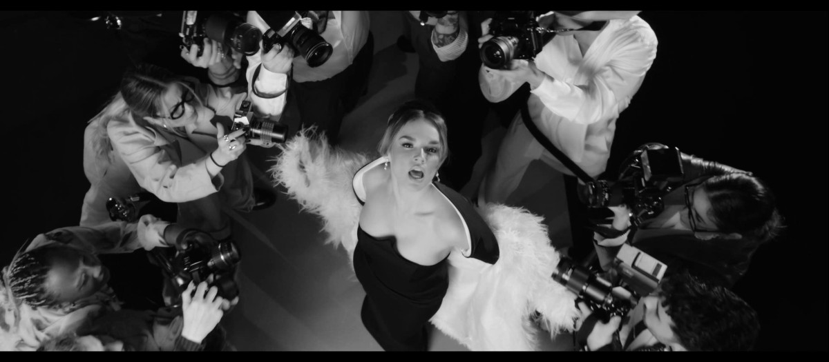 Melody en el nuevo videoclip de 'ESA DIVA'