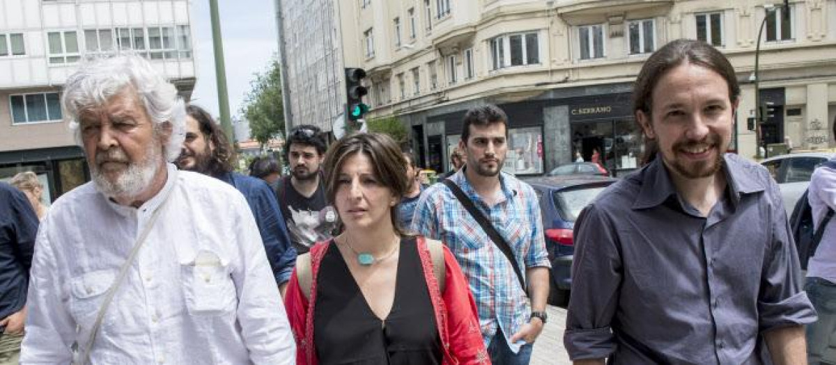 Pablo Iglesias con  Xosé Manuel Beiras y Yolanda Diaz  en julio de  2015