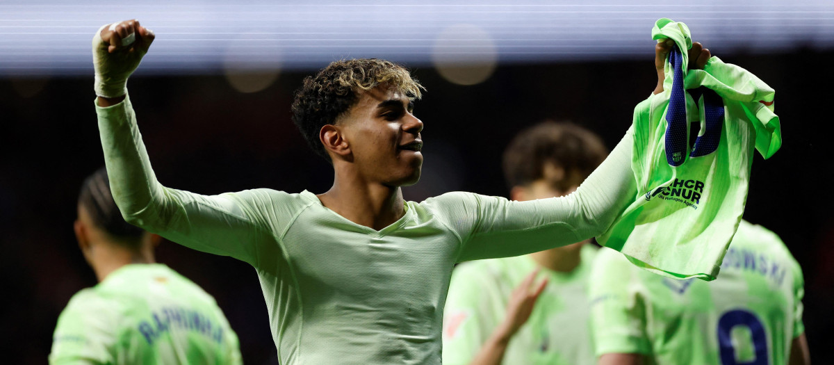Lamine Yamal celebra el tercer gol del Barcelona