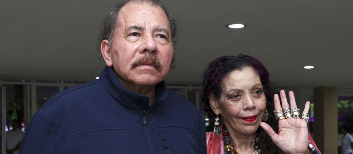 El presidente de Nicaragua, Daniel Ortega, y su esposa y vicepresidenta, Rosario Murillo