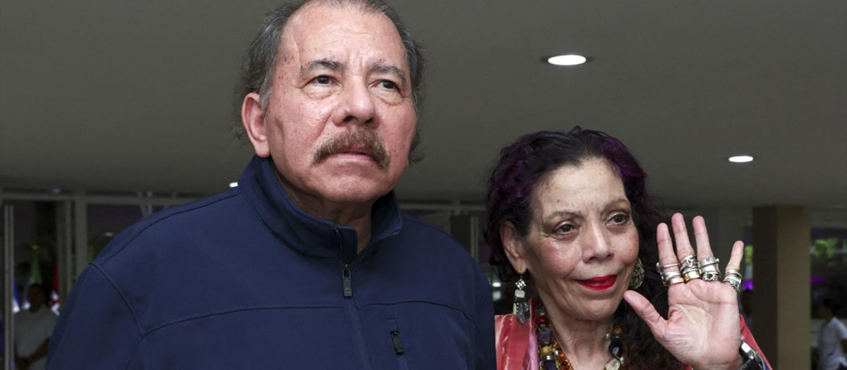 El presidente de Nicaragua, Daniel Ortega, y su esposa y vicepresidenta, Rosario Murillo