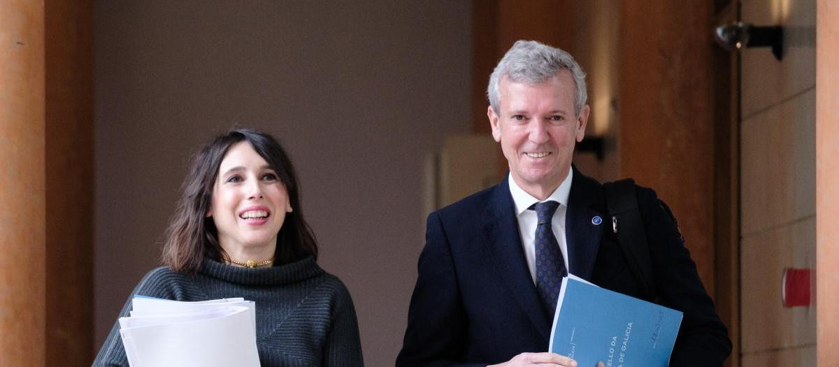El presidente de la Xunta, Alfonso Rueda, junto a la consejera de Economía, , María Jesús Lorenzana