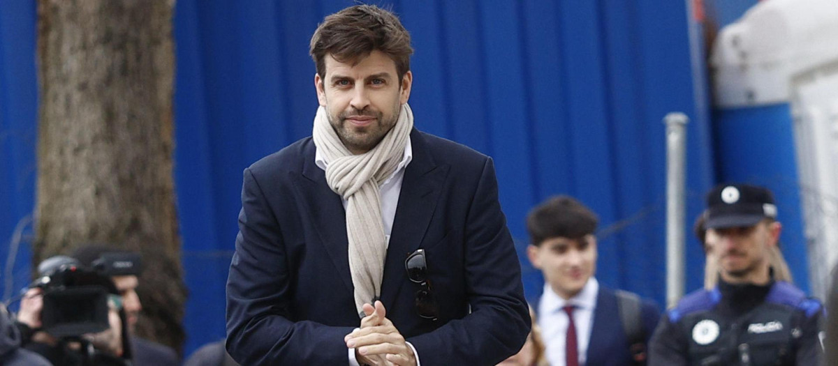 El exjugador del FC Barcelona Gerard Piqué, a su llegada para comparece en un juzgado de Majadahonda