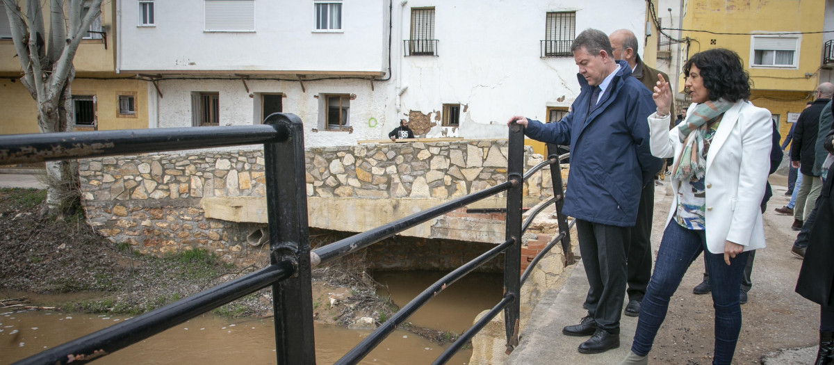 El presidente de Castilla-La Mancha, Emiliano García-Page, ha presidido, en Mira, la Comisión de Coordinación para la recuperación de esta localidad tras la DANA. (Fotos: A. Pérez Herrera // JCCM)