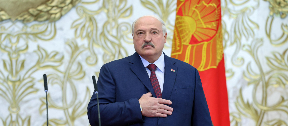 El presidente bielorruso, Alexander Lukashenko, asiste a su ceremonia de investidura en Minsk
