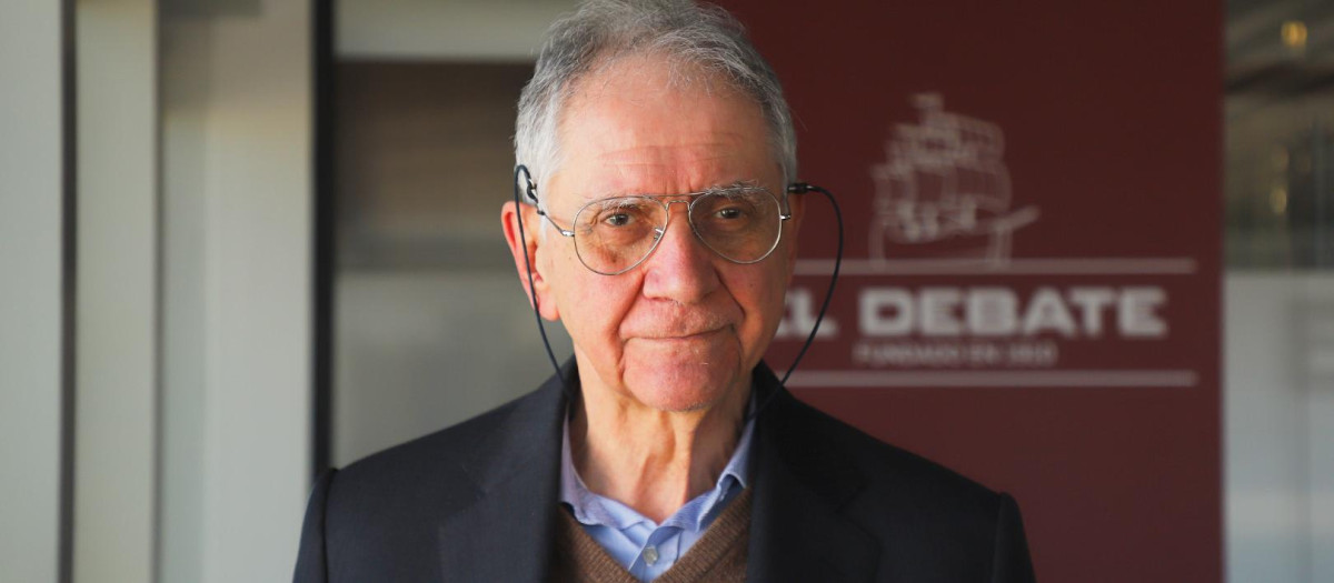 Rocco Buttiglione durante su visita a El Debate