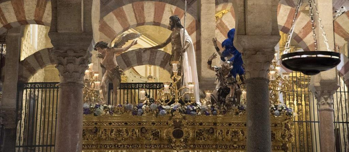 Paso de misterio del Resucitado en la Catedral de Córdoba