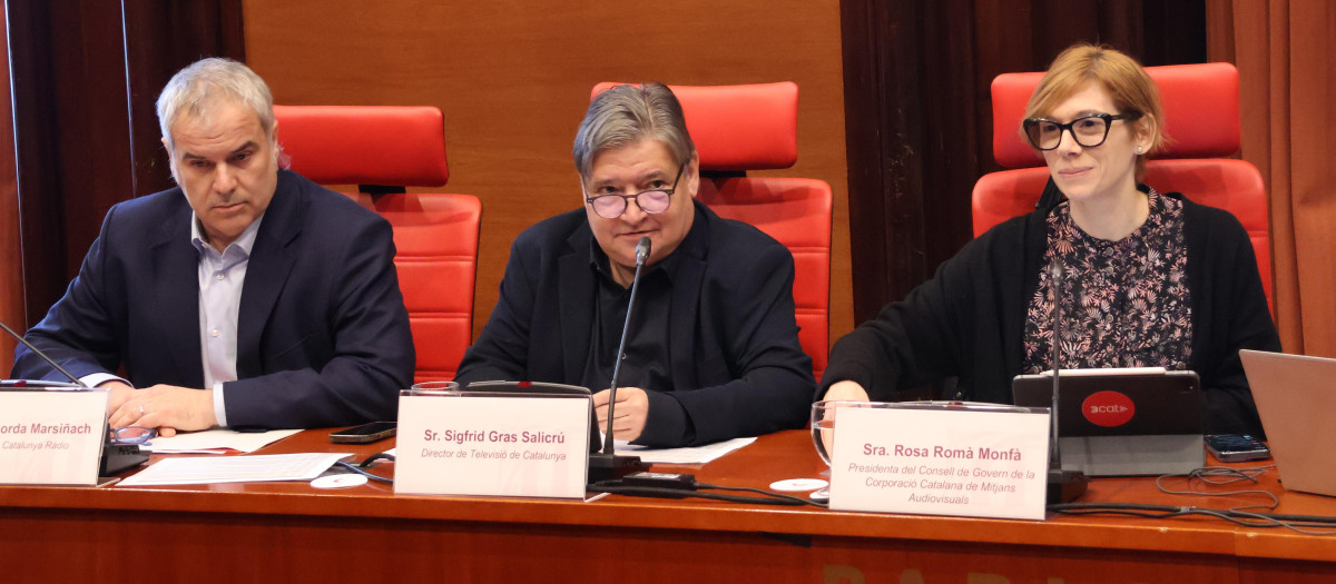En la imagen, el director de Catalunya Ràdio, Jordi Borda; el de TV3, Sígfrid Gras; y la presidenta de la CCMA, Rosa Romà