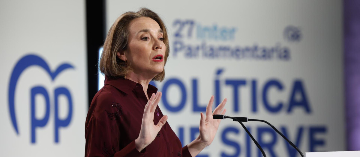 La secretaria general del PP, Cuca Gamarra, durante la Interparlamentaria del partido en Sevilla