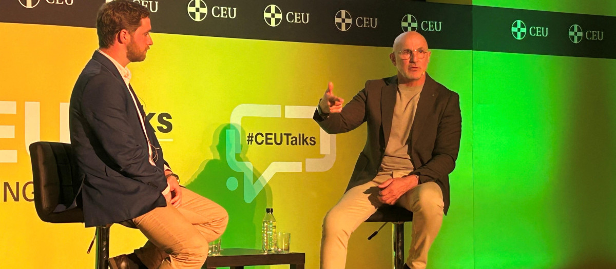 Luis de la Fuente, durante su intervención en la CEU Fernando III