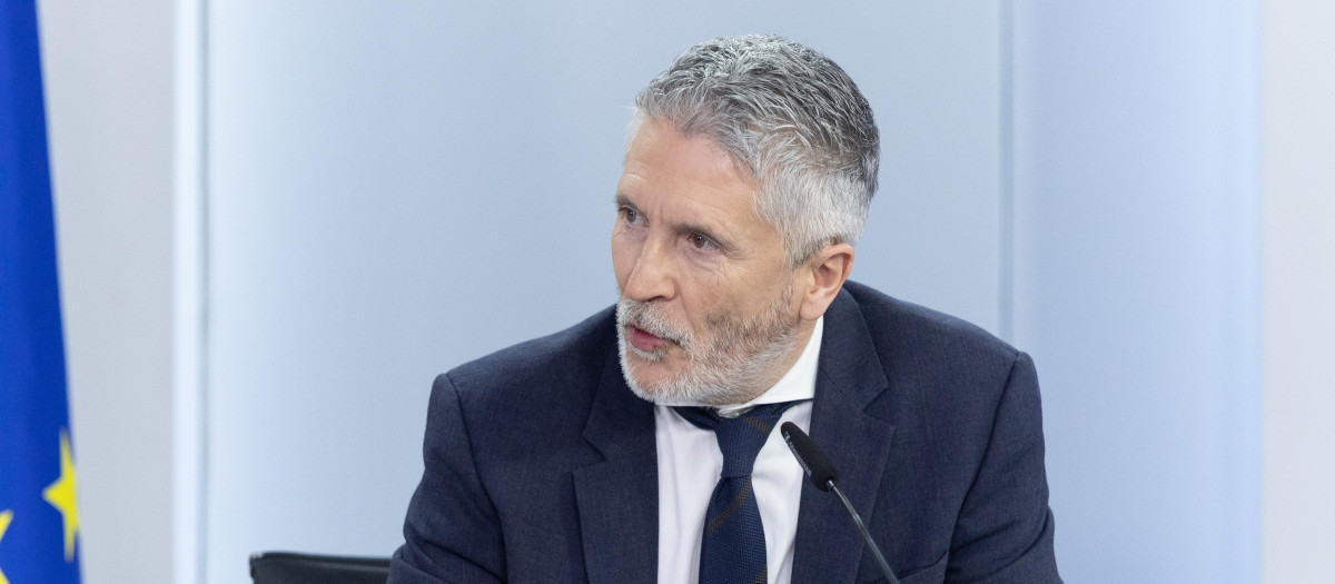 El ministro del Interior, Fernando Grande-Marlaska, durante una rueda de prensa desde el Palacio de la Moncloa
