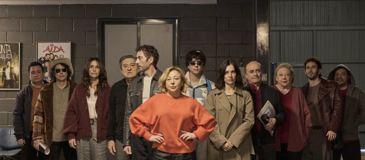 Imagen del reparto de la película Aída y Vuelta