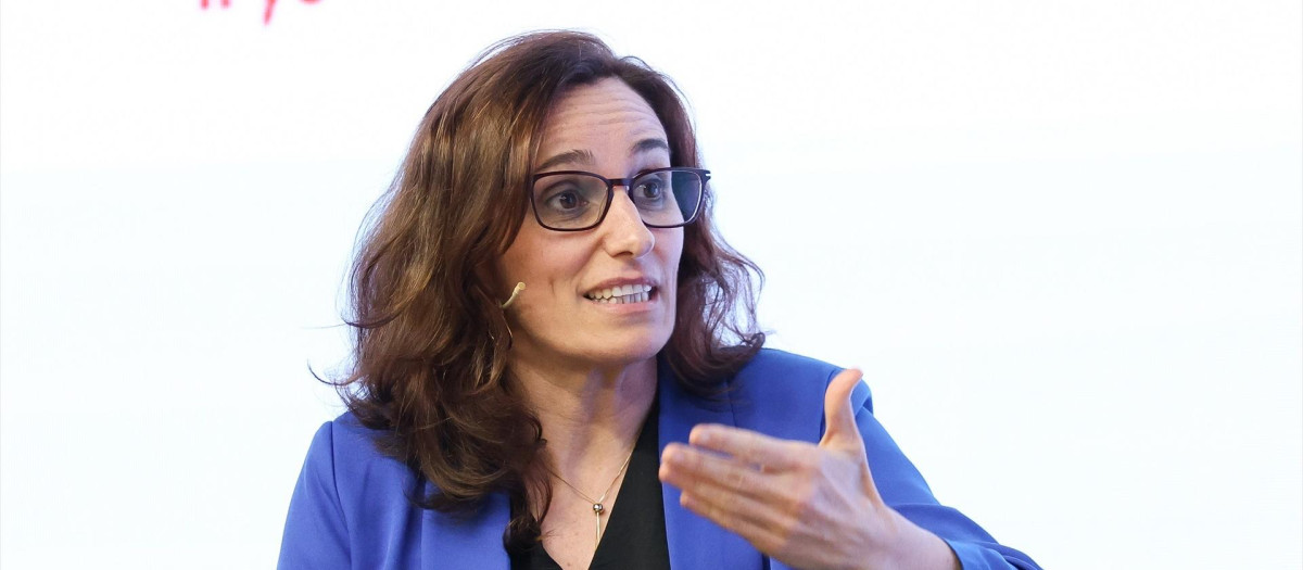 La ministra de Sanidad, Mónica García
