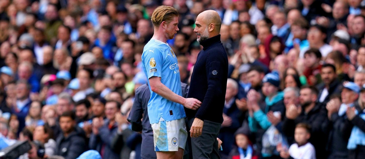 Kevin De Bruyne y Pep Guardiola, en un partido de la pasada temporada