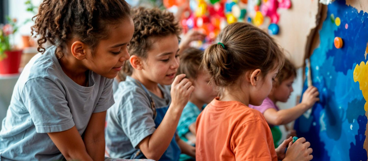 Niños jugando en una guardería