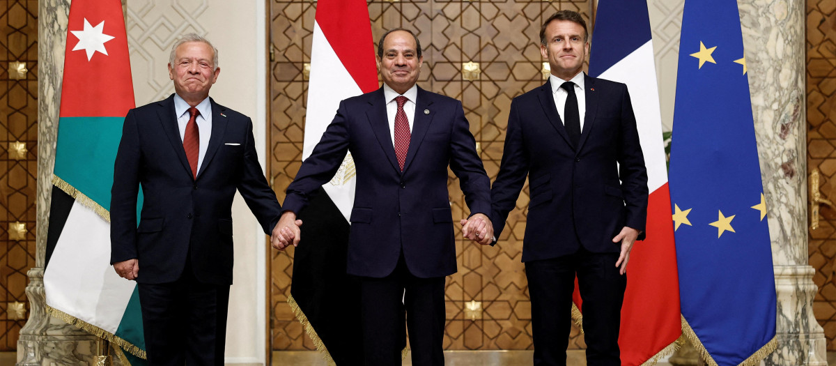 El rey de Jordania Abadullah II y los presidentes Abdel Al-Sisi, de Egipto y Emmanuel Macron de Francia