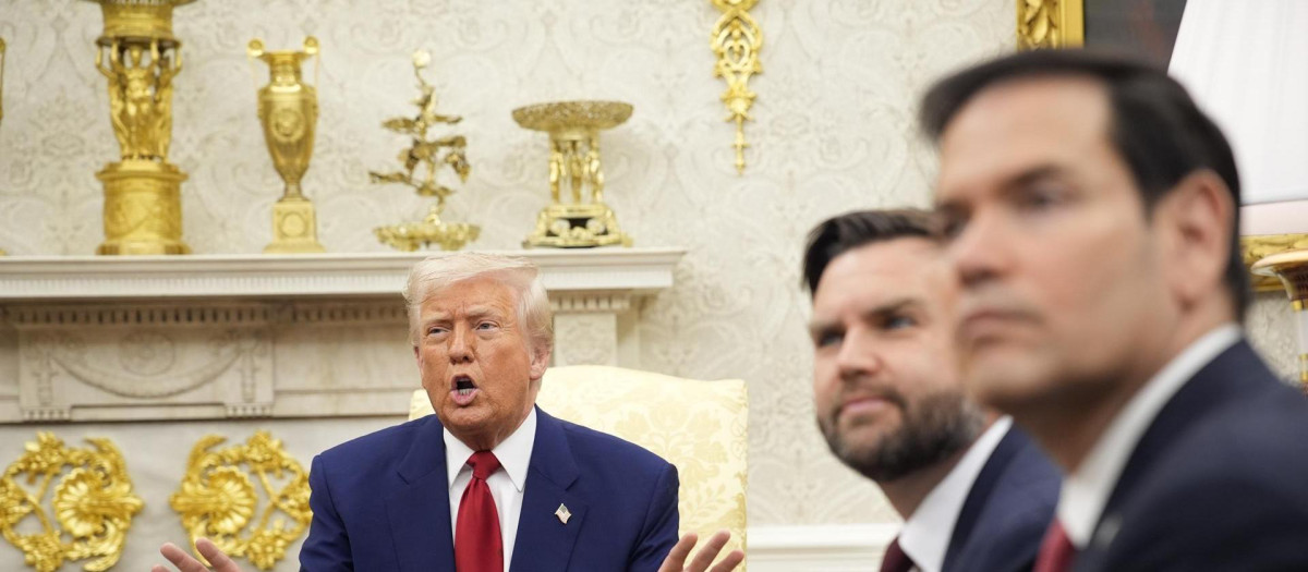 El presidente de Estados Unidos, Donald Trump (izq.), con el vicepresidente estadounidense, J.D. Vance (centro), y el secretario de Estado estadounidense, Marco Rubio (der.)