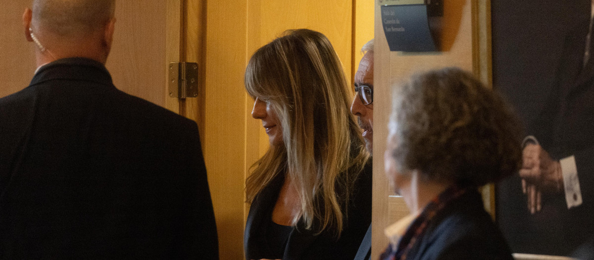 La mujer del presidente del Gobierno, Begoña Gómez, en la comisión de investigación de la Asamblea de Madrid sobre su cátedra en la Complutense