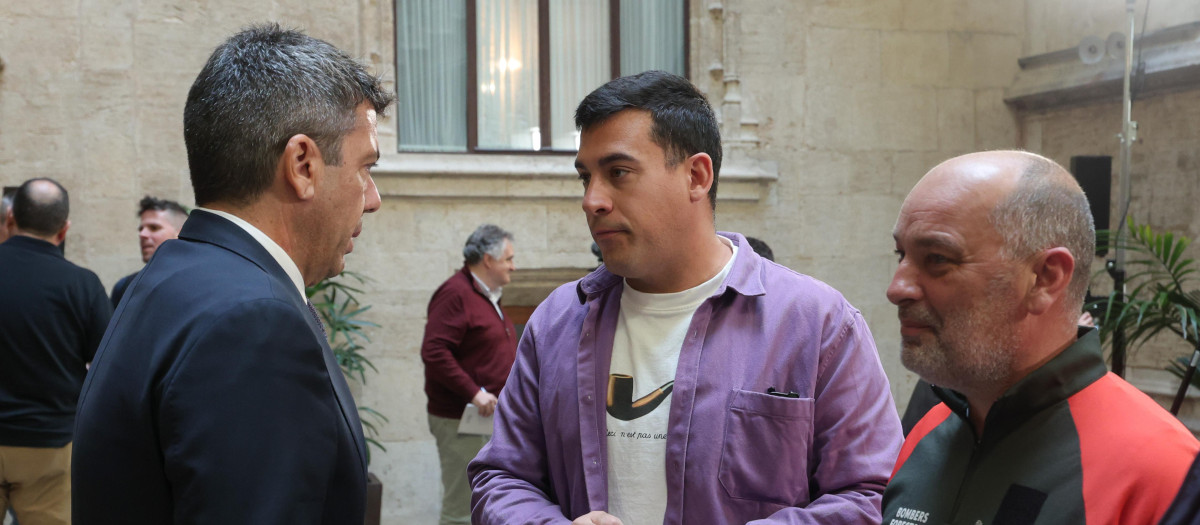 Acuerdo Carlos Mazón con los Bomberos para la disponibilidad