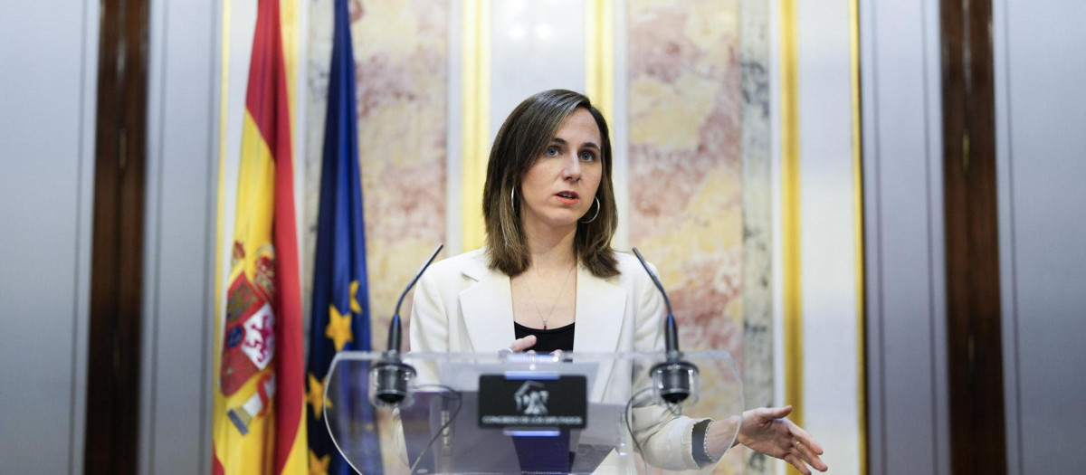 La líder de Unidas Podemos, Ione Belarra durante una rueda de prensa este jueves tras el pleno en el Congreso de los Diputados en Madrid