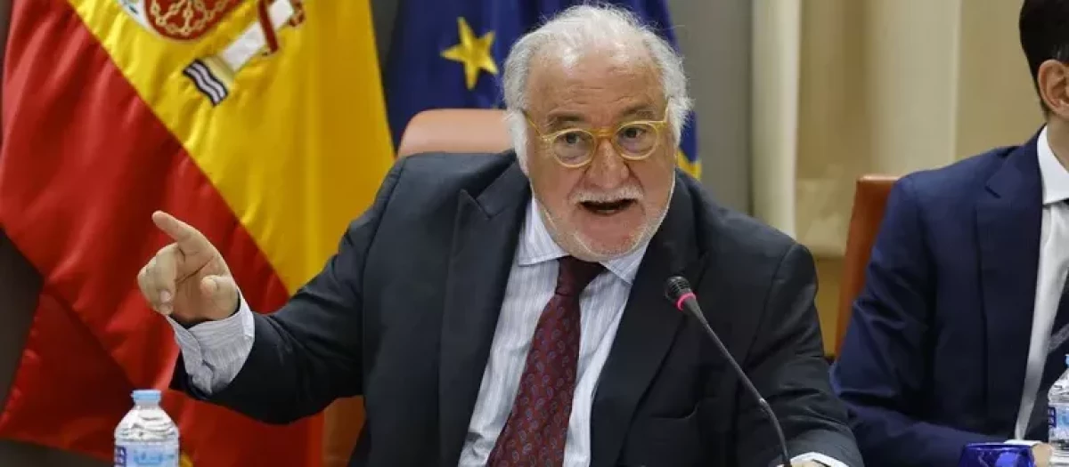 Pere Navarro en el transcurso de una rueda de prensa reciente