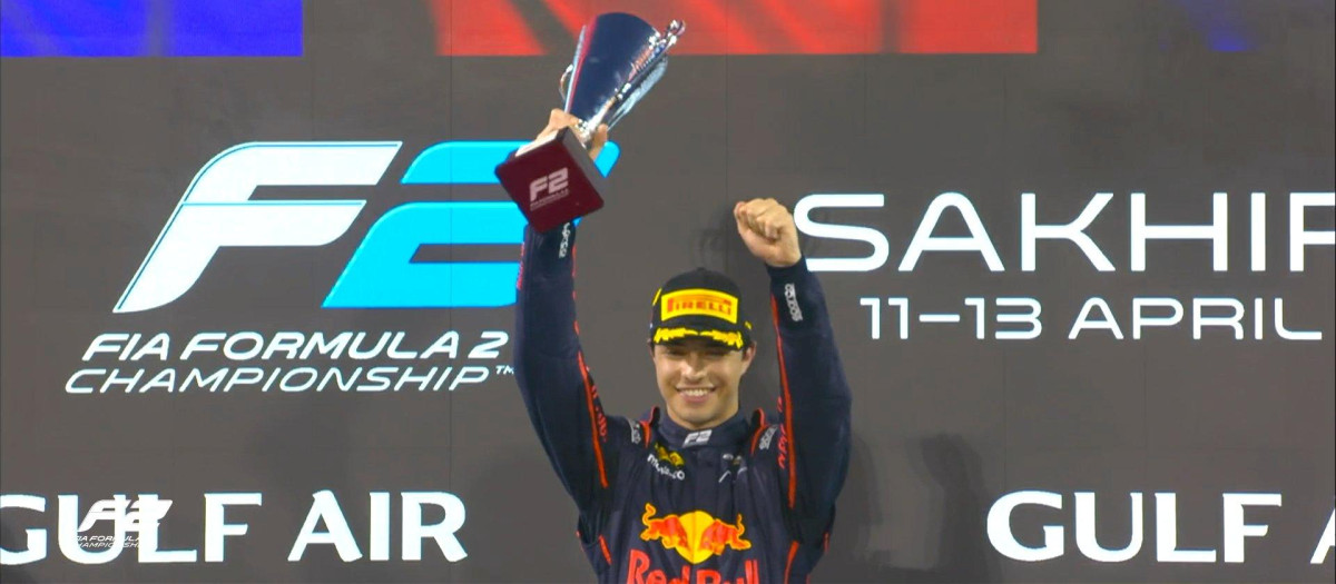 Pepe Martí celebra la victoria en la sprint de Baréin