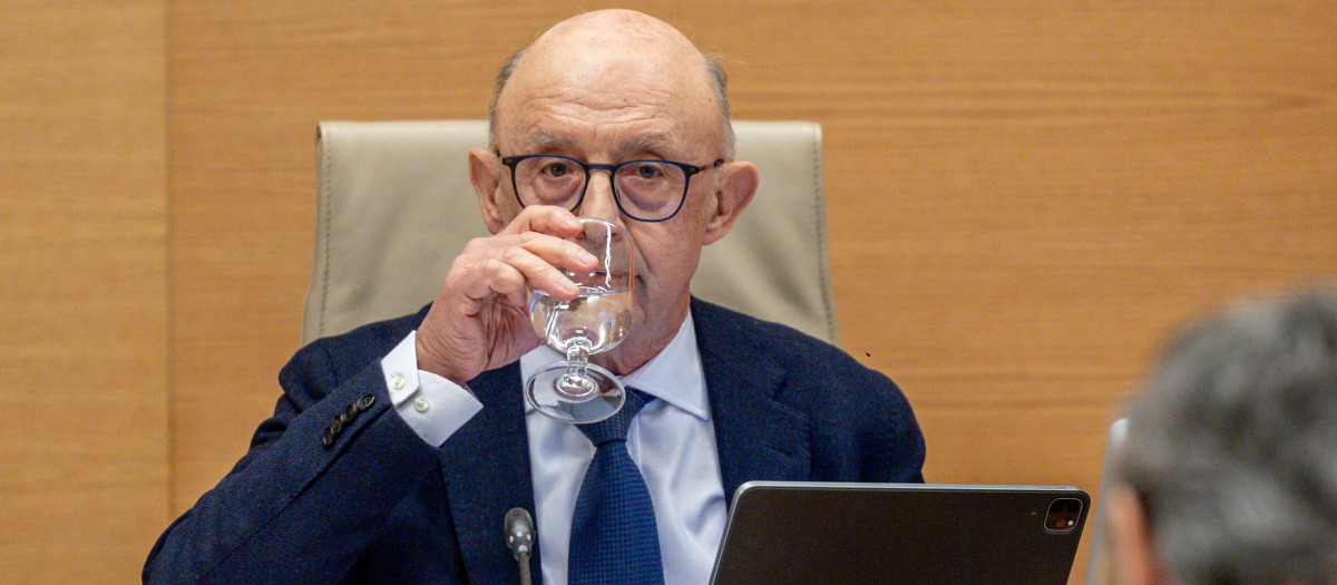 El exministro de Hacienda Cristóbal Montoro ante la comisión de Investigación sobre la denominada ‘Operación Cataluña’