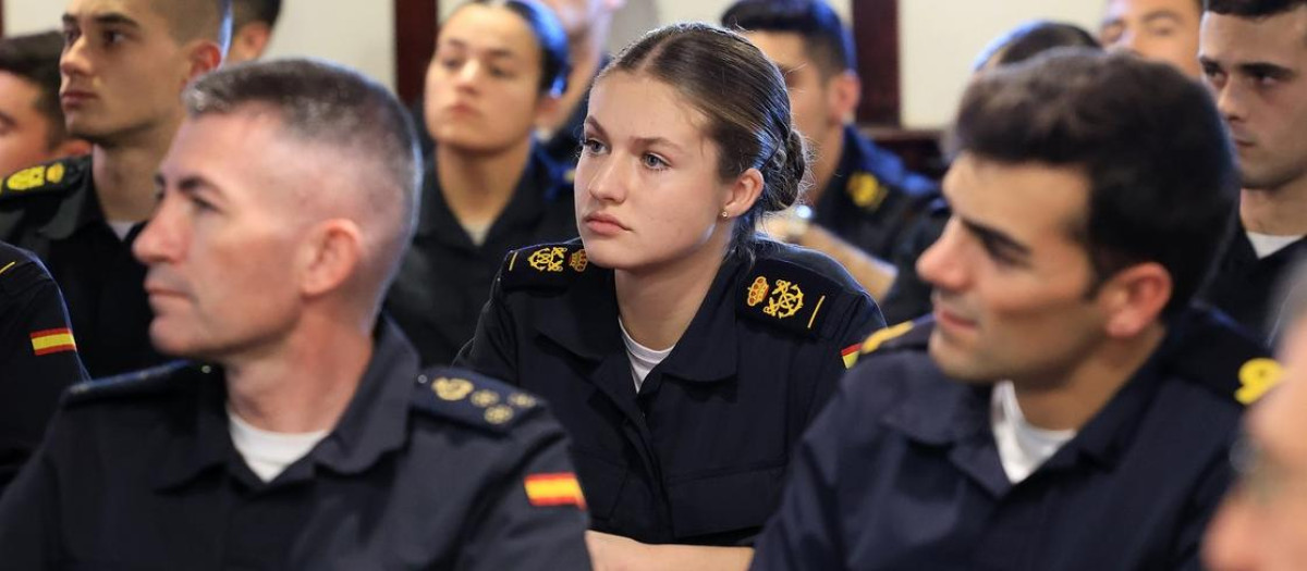 La Princesa de Asturias durante una clase a bordo del Buque Escuela Juan Sebastián de Elcano