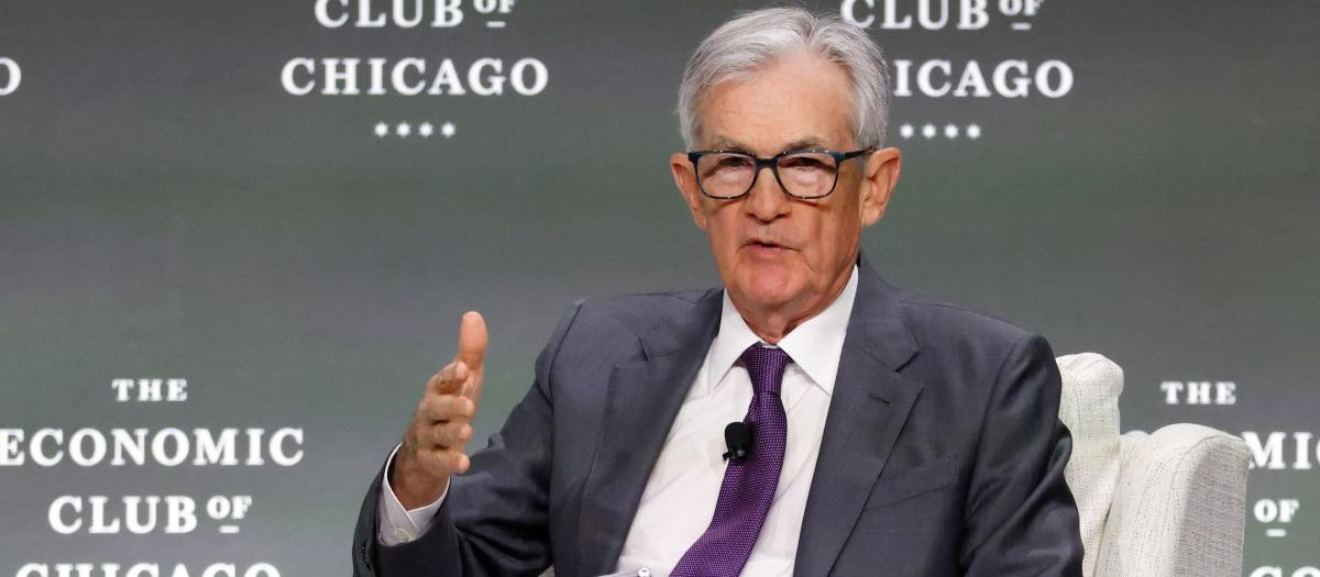 El presidente de la Reserva Federal de EE.UU., Jerome Powell, habla en el Club Económico de Chicago