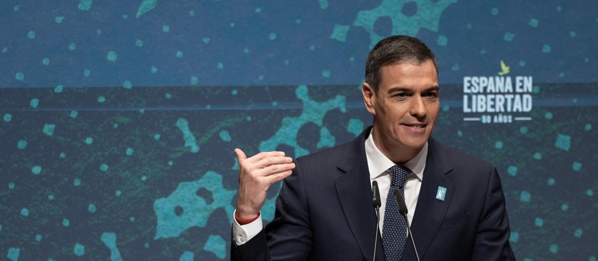 El presidente del Gobierno, Pedro Sánchez, interviene durante el acto 'España en Libertad'