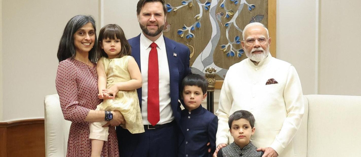 El vicepresidente de EE.UU. J.D. Vance y su familia reunidos con el primer ministro de India Narendra Modi