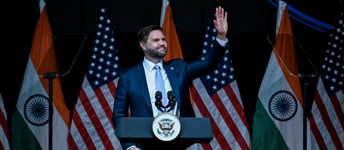 El vicepresidente de EE.UU. D.J. Vance tras un discurso en Jaipur, India