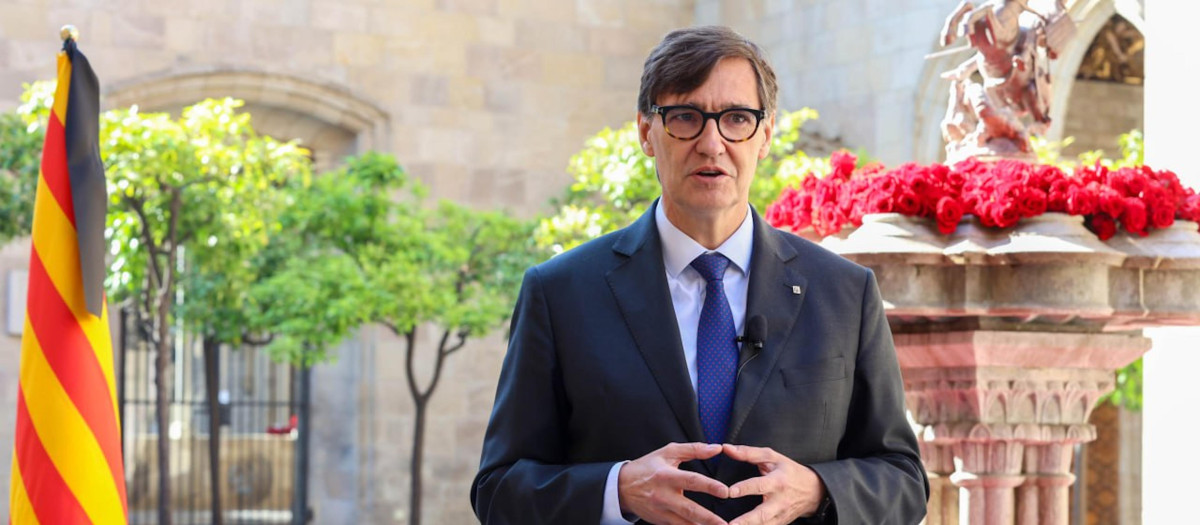 Salvador Illa pronuncia el discurso institucional con motivo de Sant Jordi