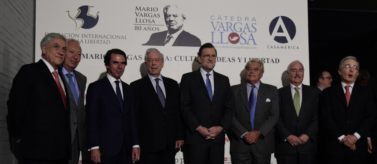 Expresidentes y exjefes de Gobierno de Iberoamérica en un evento de la Cátedra Vargas Llosa (2016)