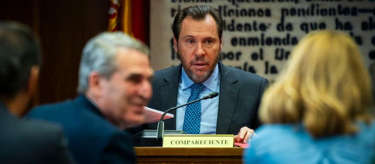 Oscar Puente en el Senado, esta mañana, en la Comisión del 'caso PSOE'