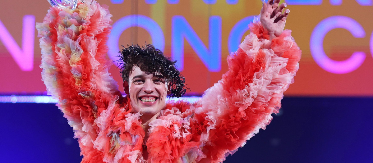 (Foto de ARCHIVO)
12 May 2024, Sweden, Malmo: Nemo from Switzerland celebrates with the trophy after winning the final of the Eurovision Song Contest (ESC) 2024 in the Malmo Arena. Photo: Jens Büttner/dpa
12/5/2024 ONLY FOR USE IN SPAIN