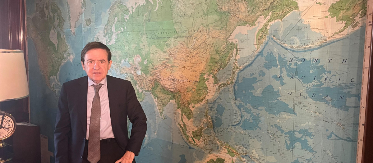 Carlos Cremades es presidente de la Real Academia de la Mar