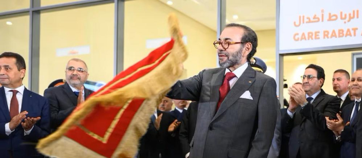 El rey Mohamed VI, en la puesta en marcha de las obras de la línea férrea de alta velocidad, el jueves en Rabat