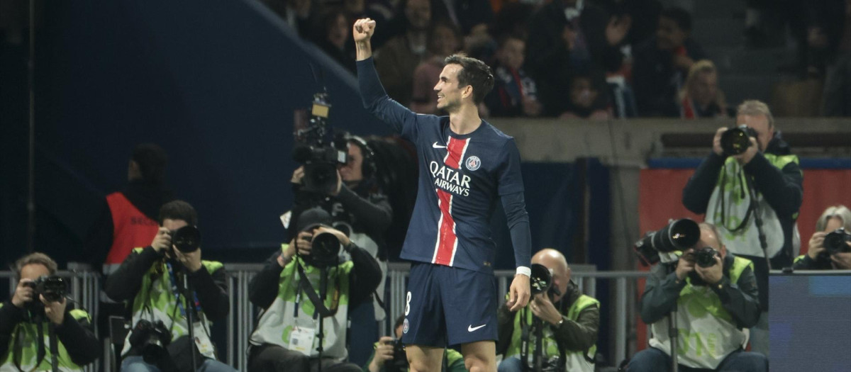 Fabián Ruiz en un partido con el PSG