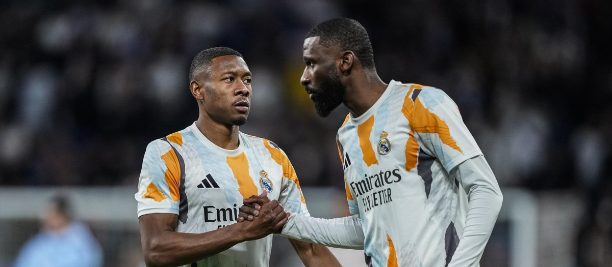 David Alaba y Antonio Rüdiger, en un calentamiento con el Real Madrid