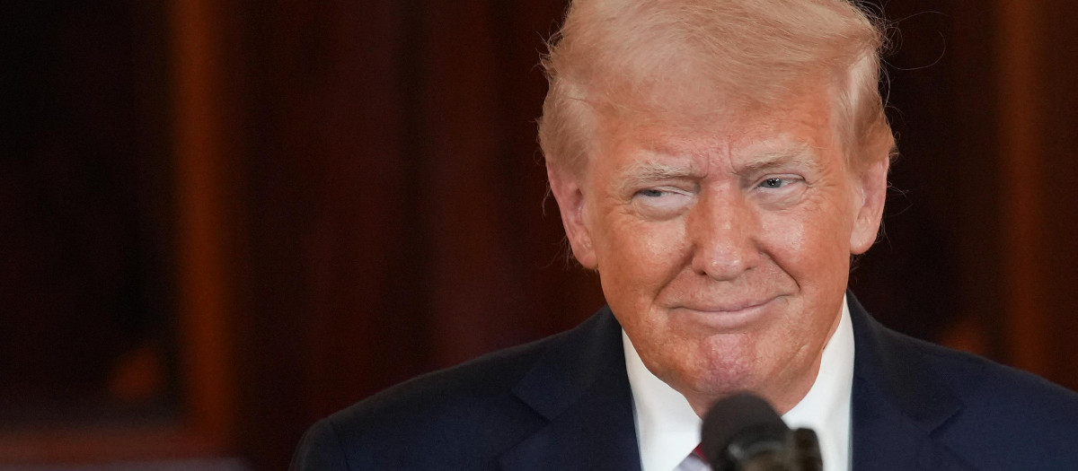 WASHINGTON, DC - APRIL 30: U.S. President Donald Trump speaks in the Cross Hall of the White House during an event on "Investing in America" on April 30, 2025 in Washington, DC. Trump was joined by CEOs to highlight their companies during the event. Andrew Harnik/Getty Images/AFP (Photo by Andrew Harnik / GETTY IMAGES NORTH AMERICA / Getty Images via AFP)