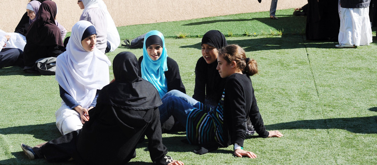 Varias alumnas musulmanas en un colegio de Toulouse