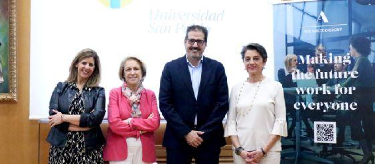 Firma convenio Cátedra CEU-ADECCO