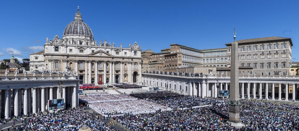 San Pedro del Vaticano, el corazón de la Cristiandad, aguarda al nuevo Papa