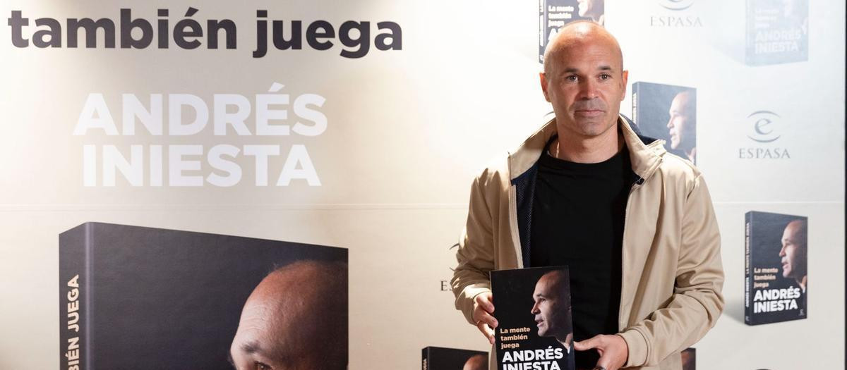 Andrés Iniesta en la presentación de La mente también juega