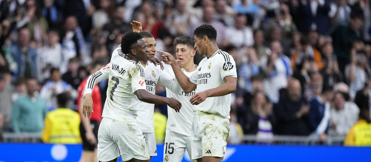 Los jugadores del Real Madrid en el partido ante el Celta