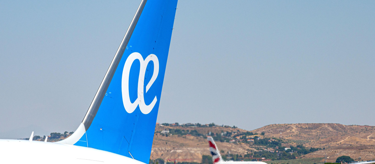 Avión de Air Europa aterrizando en España