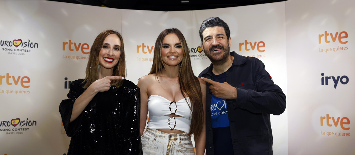 (Foto de ARCHIVO)
Melody con el equipo de Eurovisión en la presentación de la nueva programación de primavera de RTVE y la despedida de Melody antes de viajar a Basilea, a 6 de mayo de 2025, en Madrid (España)
Jose Velasco / Europa Press
TELEVISIÓN
06/5/2025