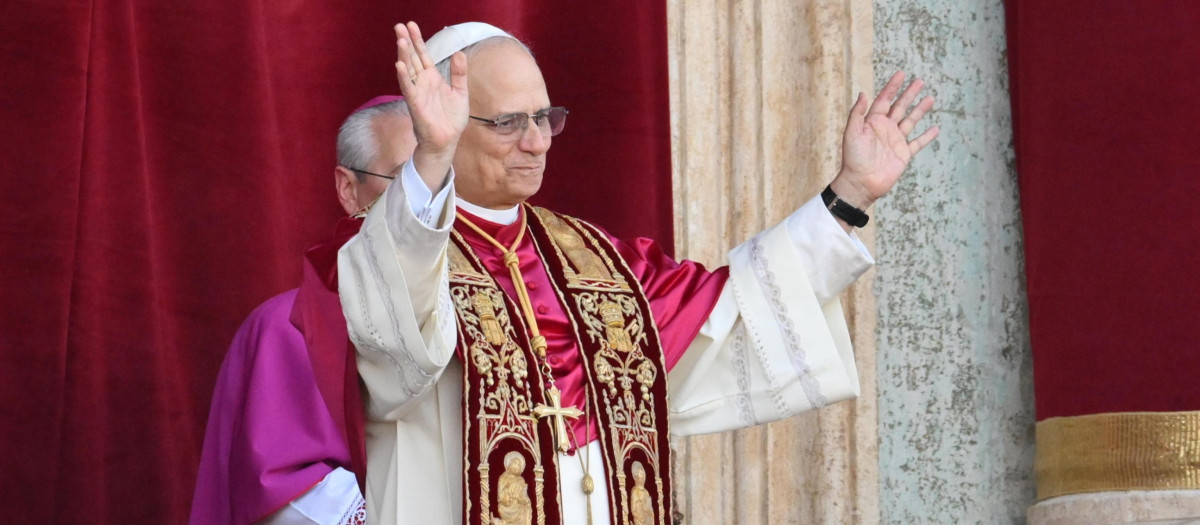 El nuevo papa León XIV, el cardenal estadounidense Robert Francisco Prevost